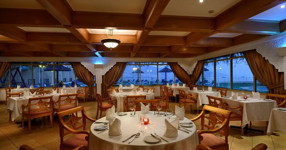 Atana Khasab Hotel: A Scenic Cliffside Retreat in Oman’s Musandam Peninsula